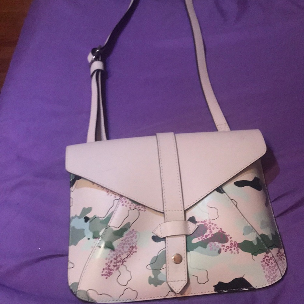 Light pink camo cross body purse